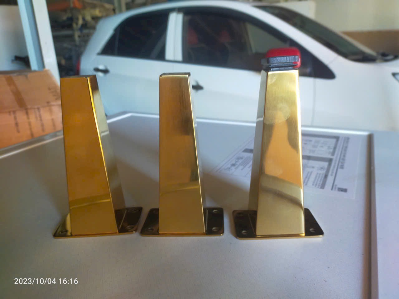 Chân ghế sofa inox vuông 15cm